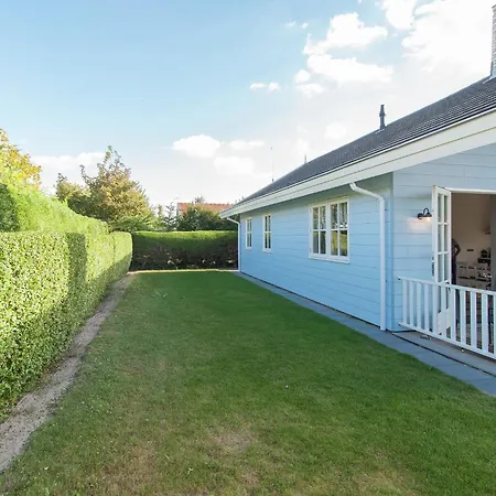 Near Dutch Coast & Forest Holiday home *