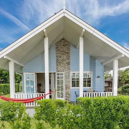 Near Dutch Coast & Forest Feriehus *