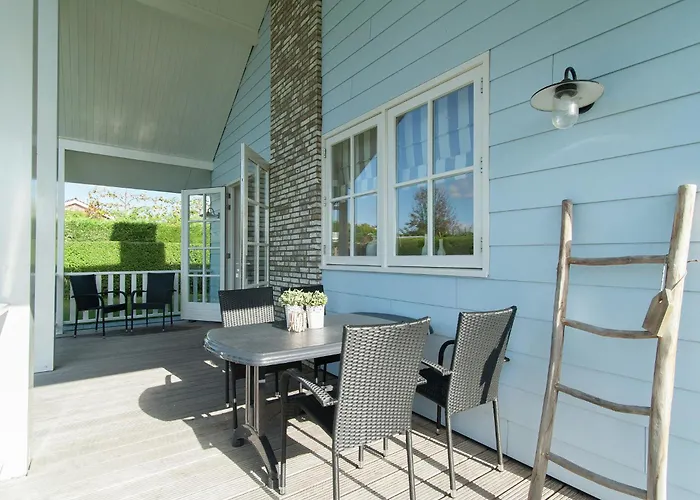 Near Dutch Coast & Forest Feriehus *