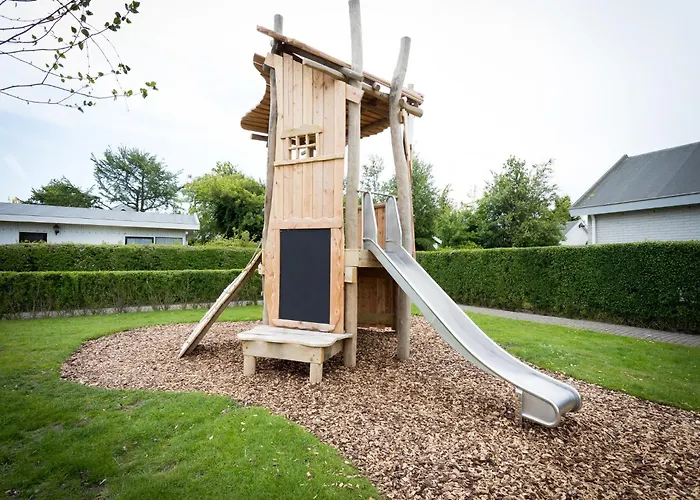 בית נופש Near Dutch Coast & Forest נורדוויק